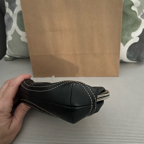 Coach Kisslock Black Leather Wristlet - Picture 5 of 9